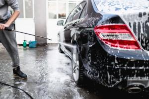 شستشو و خشکشویی اتومبیل(کارواش)